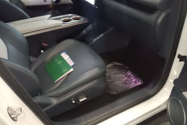 Used ARCFOX Alpha T5 2024 520 MAX Right Front Seat