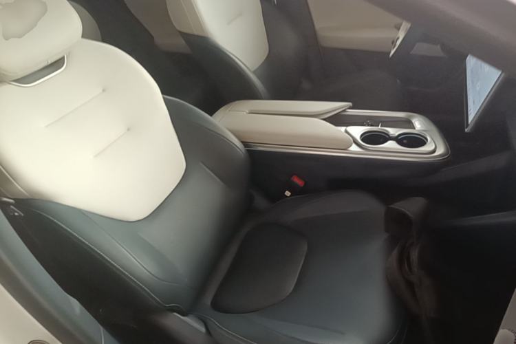 Used ARCFOX Alpha T5 2024 520 MAX Right Front Seat