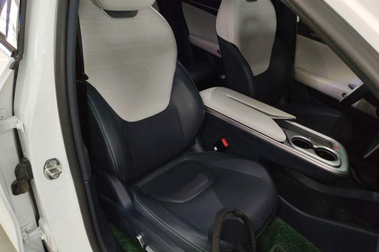 Used ARCFOX Alpha T5 2024 520 MAX Right Front Seat