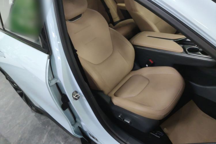 Used ARCFOX Alpha T5 2024 660 MAX Right Front Seat