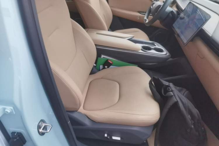 Used ARCFOX Alpha T5 2024 660 MAX Right Front Seat