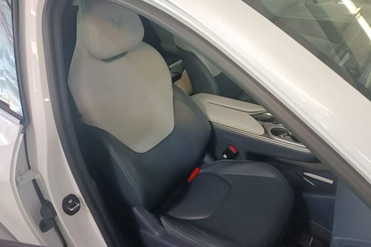 Used ARCFOX Alpha T5 2024 520 PRO Right Front Seat