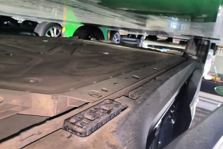 Used ARCFOX Alpha T5 2024 520 PRO Right Side Sill