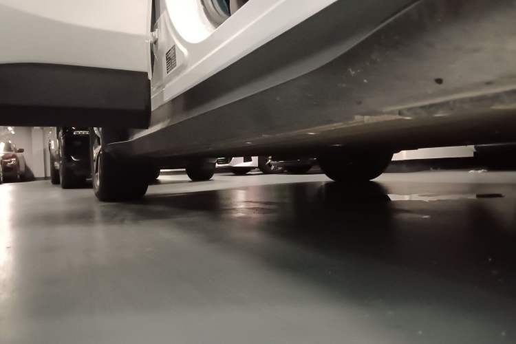 Used ARCFOX Alpha T5 2024 520 MAX Right Side Sill