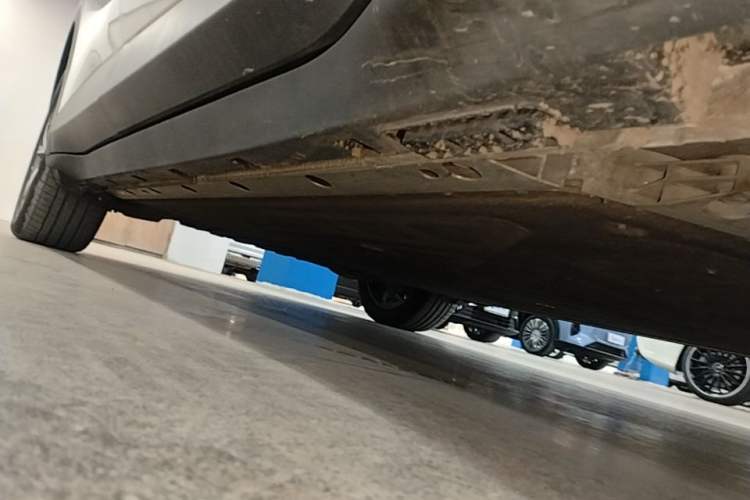 Used ARCFOX Alpha T5 2024 520 MAX Right Side Sill