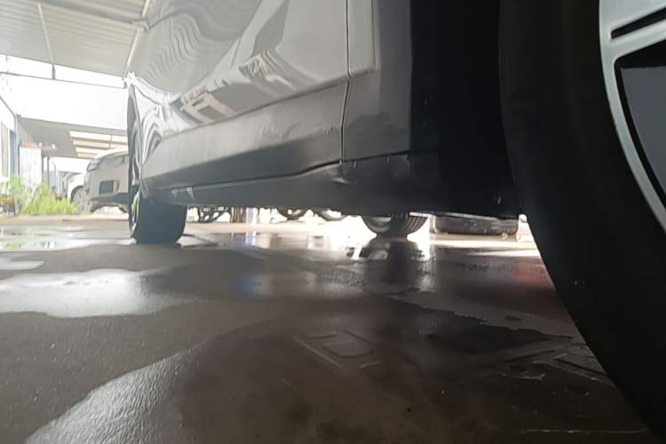 Used ARCFOX Alpha T5 2024 520 MAX Right Side Sill