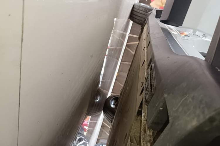 Used ARCFOX Alpha T5 2024 660 MAX Right Side Sill