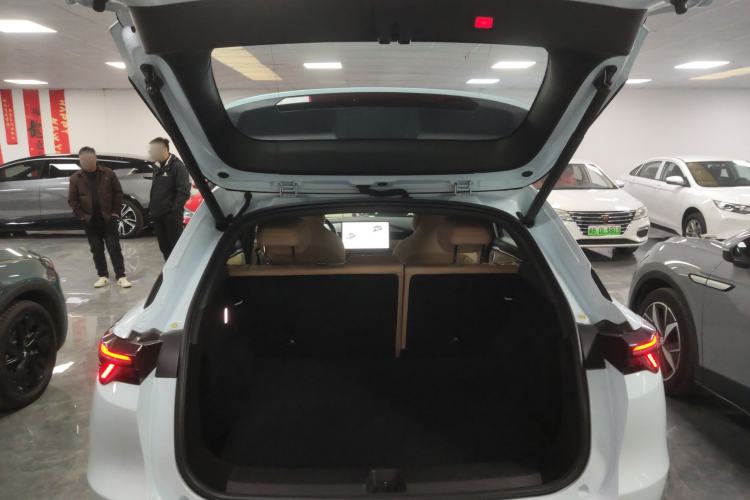 Used ARCFOX Alpha T5 2024 660 MAX Trunk