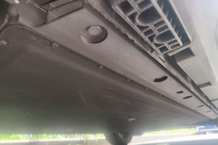 Used ARCFOX Alpha T5 2025 520 MAX Chassis Rear Right