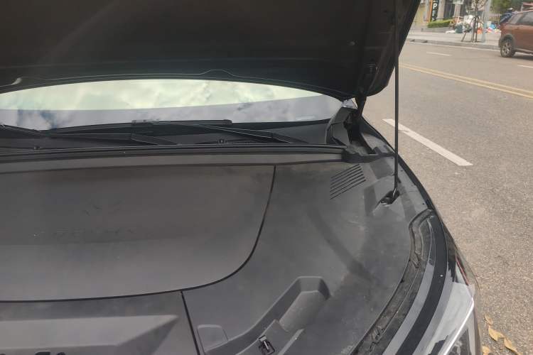 Used ARCFOX Alpha T5 2025 520 PRO Engine Bay Left