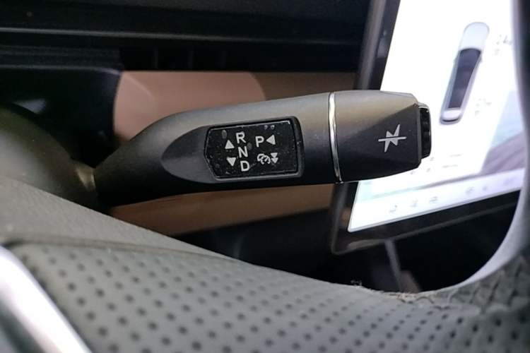 Used ARCFOX Alpha T5 2025 520 PRO Gear Lever