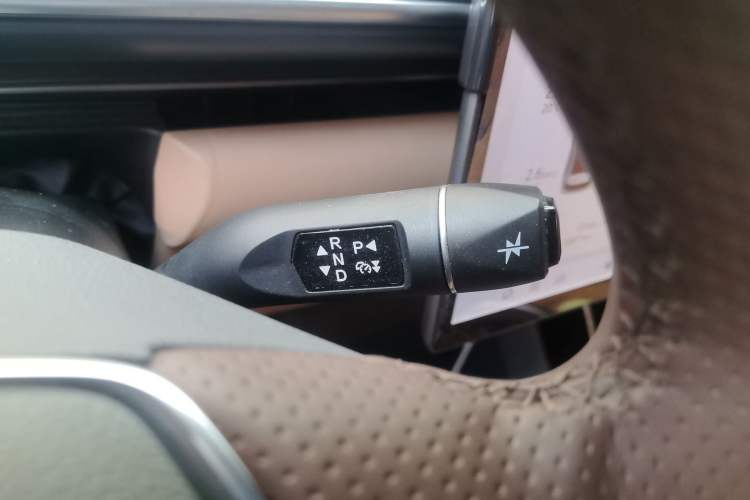 Used ARCFOX Alpha T5 2025 520 PRO Gear Lever