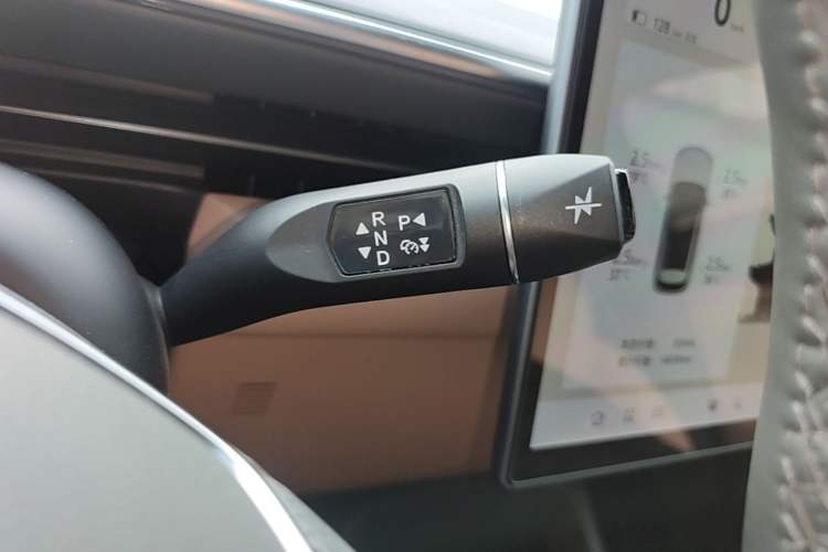 Used ARCFOX Alpha T5 2025 520 MAX Gear Lever