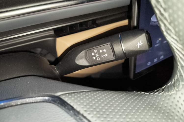 Used ARCFOX Alpha T5 2025 520 MAX Gear Lever