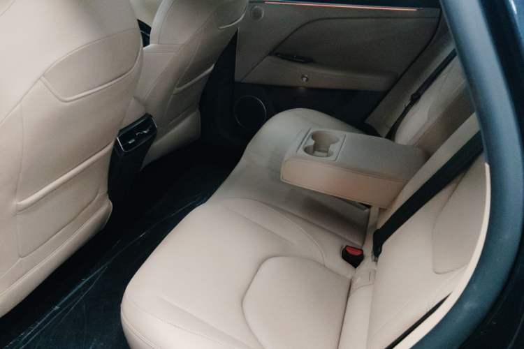 Used ARCFOX Alpha T5 2025 630 Shenxing Edition Interior 4