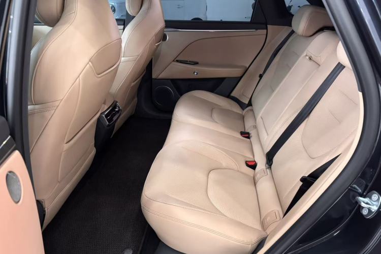 Used ARCFOX Alpha T5 2025 520 PRO Interior 4