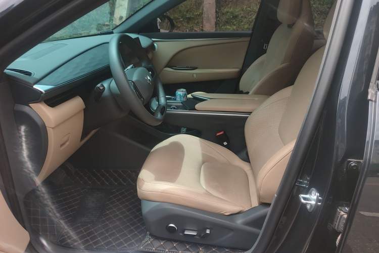 Used ARCFOX Alpha T5 2025 520 PRO Left Front Seat