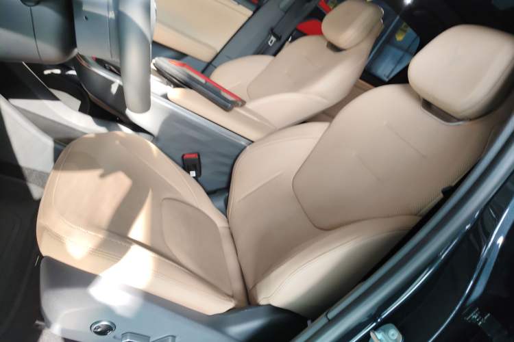 Used ARCFOX Alpha T5 2025 520 MAX Left Front Seat