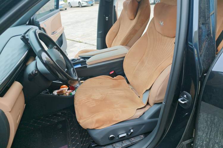 Used ARCFOX Alpha T5 2025 520 MAX Left Front Seat