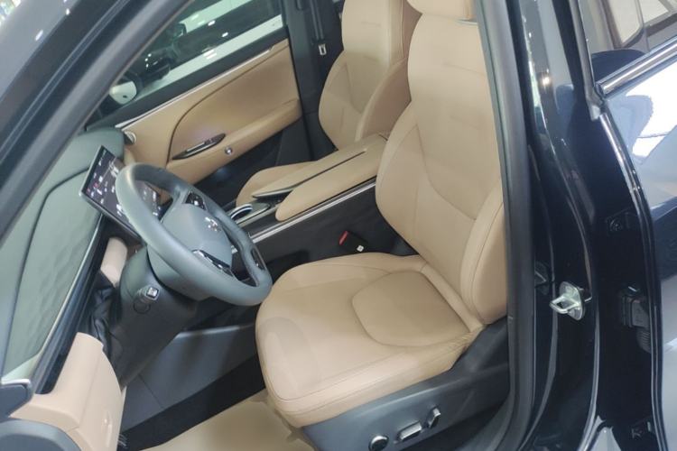 Used ARCFOX Alpha T5 2025 520 MAX Left Front Seat