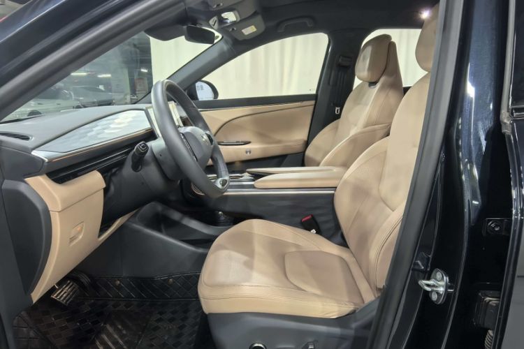 Used ARCFOX Alpha T5 2025 520 MAX Left Front Seat