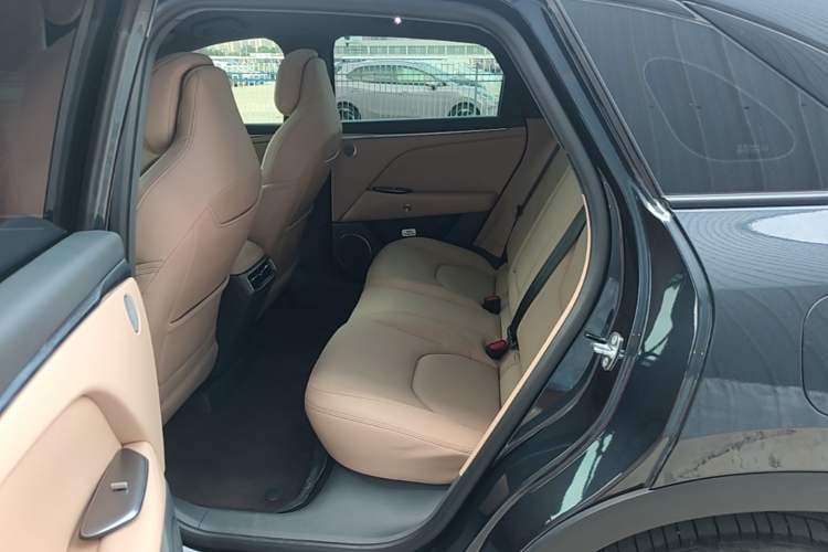 Used ARCFOX Alpha T5 2025 520 MAX Left Rear Seat