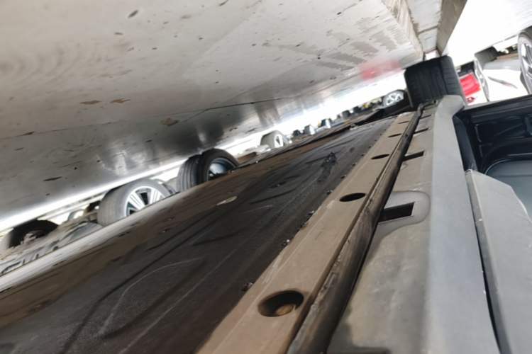 Used ARCFOX Alpha T5 2025 520 MAX Left Side Sill