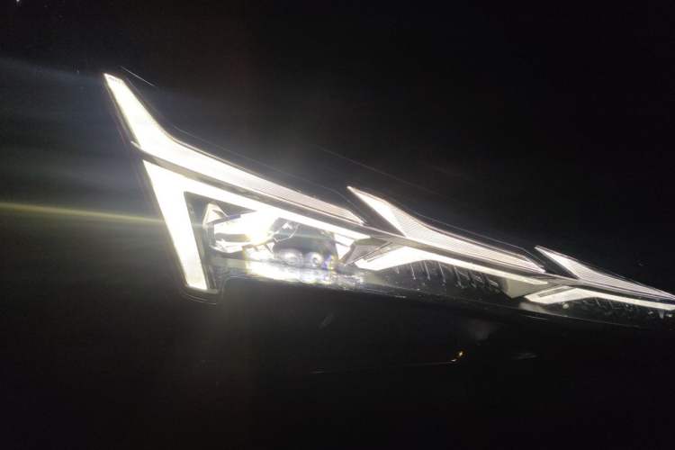 Used ARCFOX Alpha T5 2025 630 Shenxing Edition Right Front Headlight