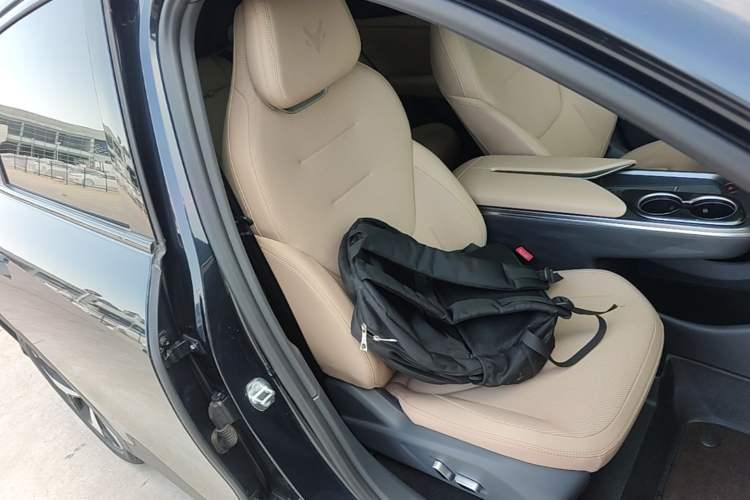 Used ARCFOX Alpha T5 2025 520 MAX Right Front Seat