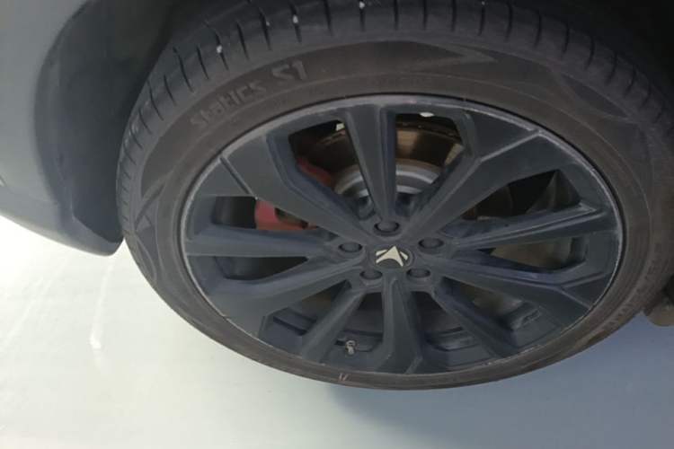 Used ARCFOX Alpha T5 2025 630 Shenxing Edition Right Rear Wheel Hub
