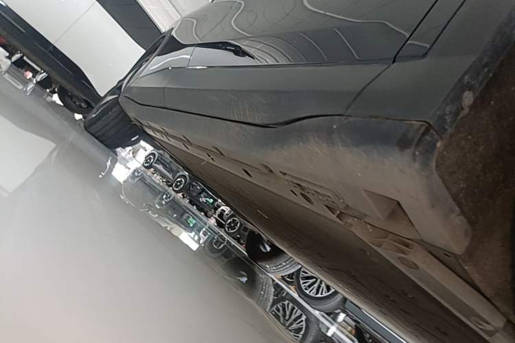Used ARCFOX Alpha T5 2025 520 MAX Right Side Sill
