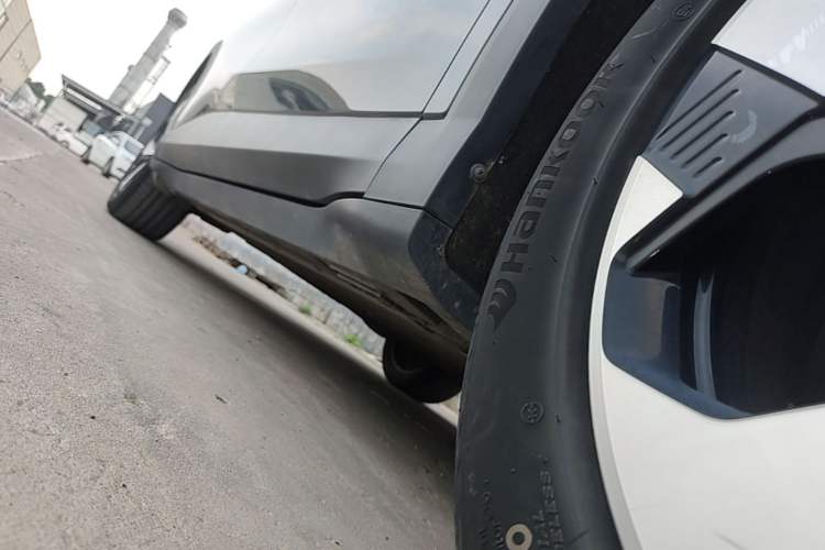 Used ARCFOX Alpha T5 2025 520 MAX Right Side Sill