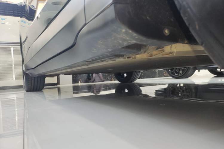 Used ARCFOX Alpha T5 2025 520 MAX Right Side Sill