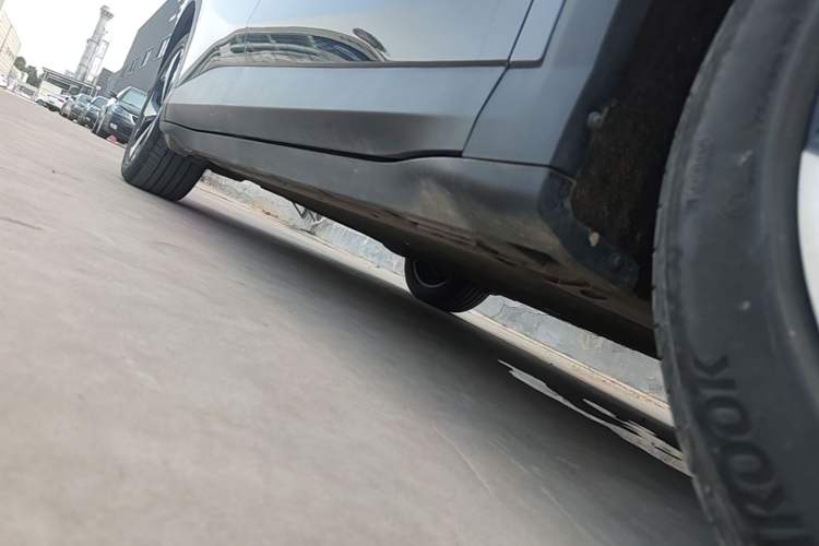 Used ARCFOX Alpha T5 2025 520 MAX Right Side Sill