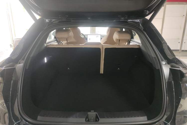 Used ARCFOX Alpha T5 2025 520 PRO Trunk