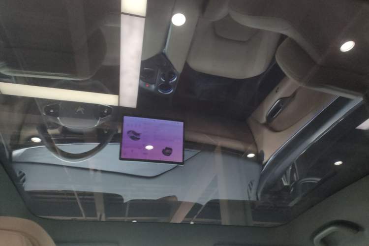 Used ARCFOX Alpha T5 2025 520 MAX Headliner