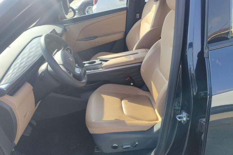 Used ARCFOX Alpha T5 2025 520 MAX Left Front Seat
