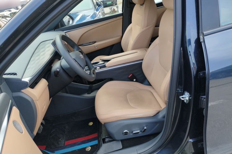 Used ARCFOX Alpha T5 2025 520 PRO Left Front Seat