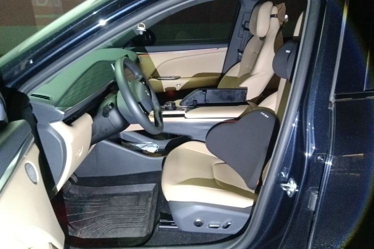 Used ARCFOX Alpha T5 2025 520 MAX Left Front Seat