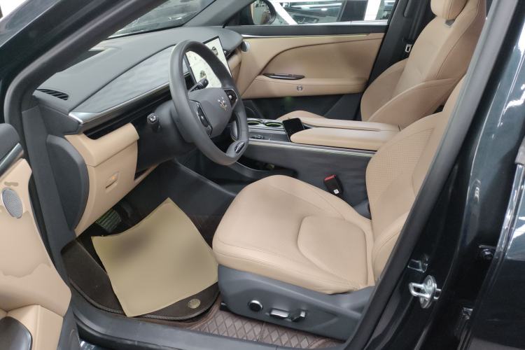 Used ARCFOX Alpha T5 2025 520 MAX Left Front Seat