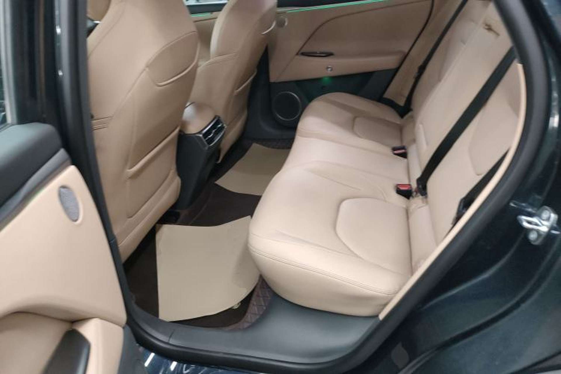 Used ARCFOX Alpha T5 2025 520 MAX Left Rear Seat