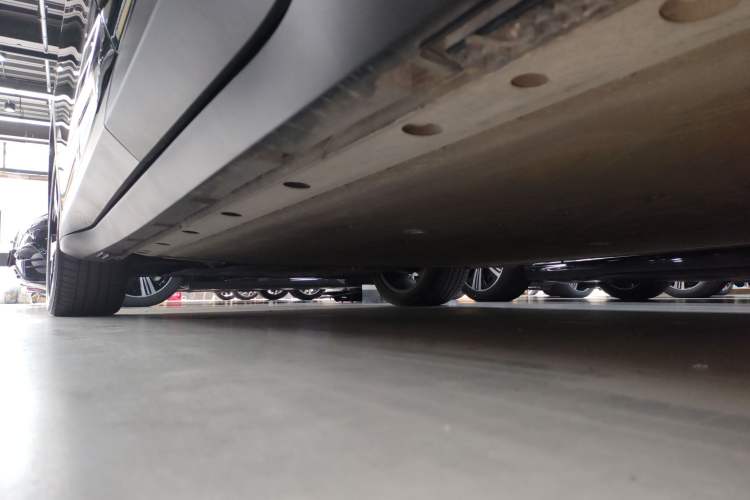 Used ARCFOX Alpha T5 2025 520 MAX Left Side Sill