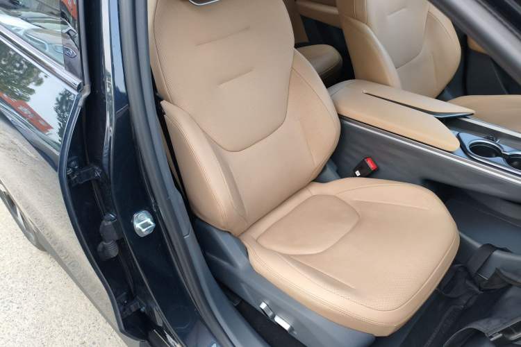 Used ARCFOX Alpha T5 2025 520 PRO Right Front Seat