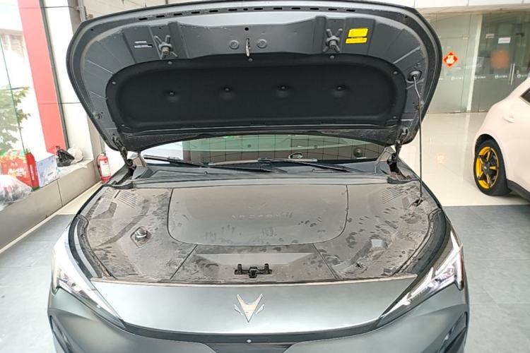 Used ARCFOX Alpha T5 2025 520 MAX Engine Bay