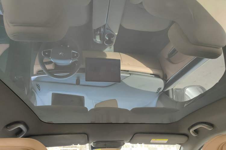 Used ARCFOX Alpha T5 2025 520 MAX Headliner