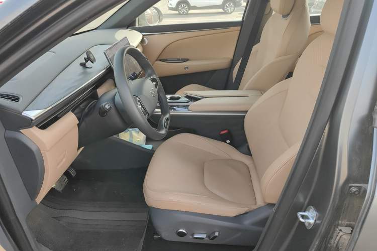 Used ARCFOX Alpha T5 2025 520 MAX Left Front Seat