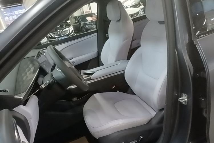 Used ARCFOX Alpha T5 2025 520 PRO Left Front Seat