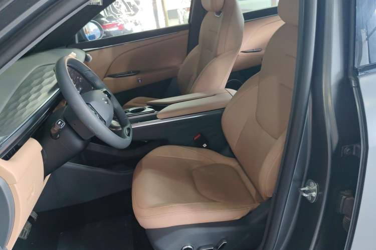 Used ARCFOX Alpha T5 2025 520 PRO Left Front Seat