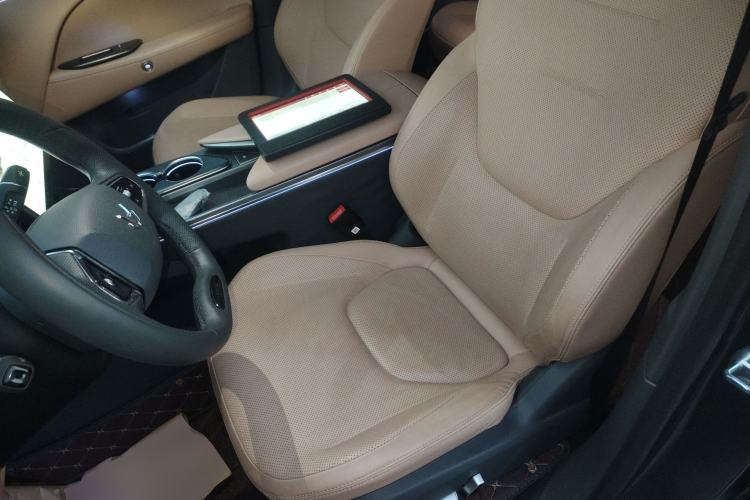 Used ARCFOX Alpha T5 2025 520 MAX Left Front Seat