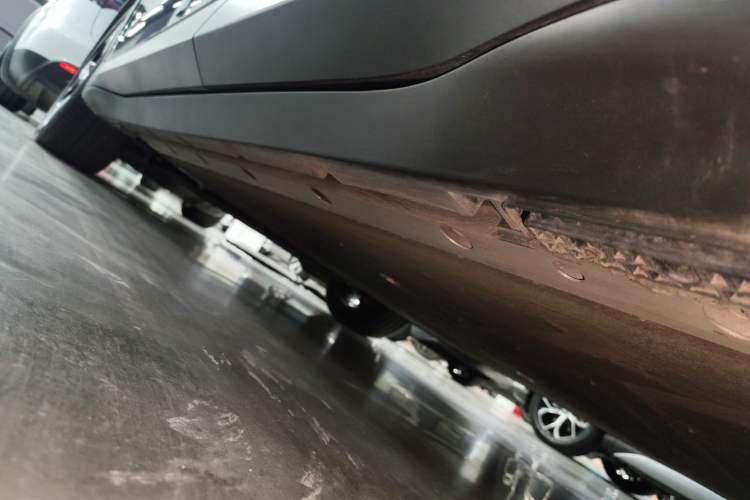 Used ARCFOX Alpha T5 2025 520 PRO Left Side Sill